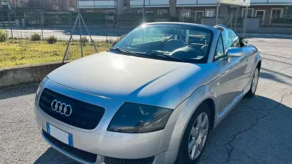 Usata Audi TT Roadster 179 CV (131 kW) 2004 Grigio Cabrio