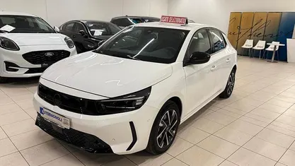 Usata 2025 Opel Corsa Berlina | 16.300 € (Buon prezzo)
