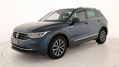 Usata VW Tiguan Life 150 CV (110 kW) 2022 Nightshade blue metallizzato SUV