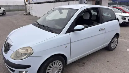 Usata Lancia Ypsilon 60 CV (44 kW) 2005 Blu Utilitaria