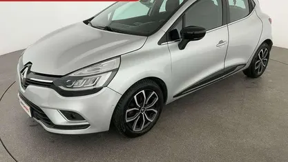 Argento Usata 2019 Renault Clio IV Zen Due volumi | 10.599 € (Buon prezzo)