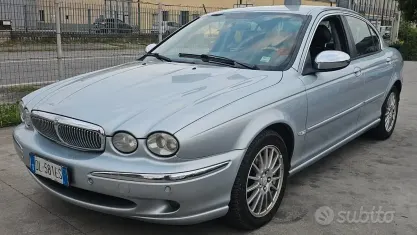 Usata Jaguar X-type 155 CV (114 kW) 2006 Grigio Berlina