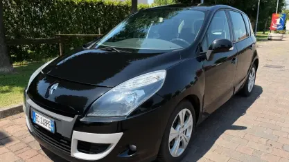 Usata Renault Scénic III Luxe 110 CV (80 kW) 2010 Nero Monovolume