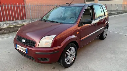 Usata Ford Fusion Zetec 80 CV (58 kW) 2004 Rosso Berlina