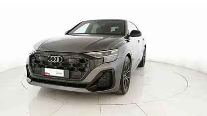 Usata Audi Q8 S-Line 286 CV (210 kW) 2025 Grigio SUV