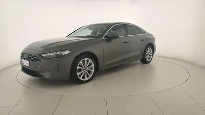 Grigio chronos metallizzato Usata 2025 Audi A5 Advanced Tre volumi | 46.900 € (Buon prezzo)
