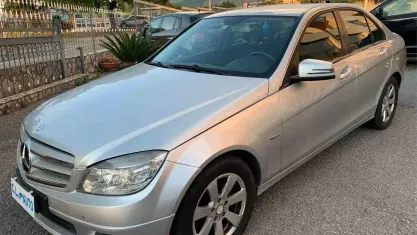 Usata Mercedes C180 120 CV (88 kW) 2011 Grigio Berlina