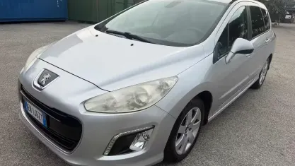 Usata Peugeot 308 Active 111 CV (81 kW) 2012 Grigio Station wagon