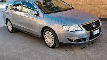 Usata VW Passat Comfortline 160 CV (117 kW) 2008 Bluazzurro Berlina