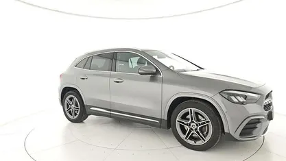 Usata Mercedes GLA200 AMG Line Premium 150 CV (110 kW) 2025 Gray SUV