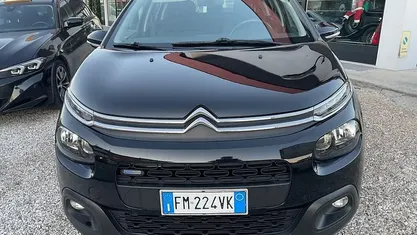Nero Usata 2017 Citroën C3 PureTech Tre volumi | 6900 € (Buon prezzo)