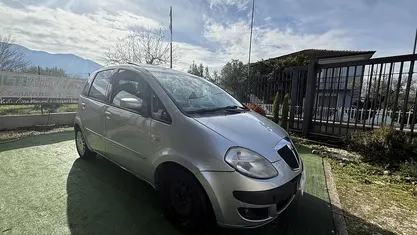 Usata Lancia Musa 101 CV (74 kW) 2005 Grigio Monovolume
