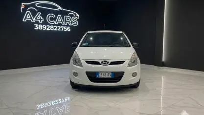 Usata Hyundai i20 Classic 78 CV (57 kW) 2009 Bianco Utilitaria