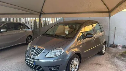 Grigio Usata 2011 Lancia Musa Monovolume | 4700 € (Buon prezzo)