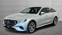 Nero ossidiana Nuova 2025 Mercedes E220 Station wagon | 72.800 € (Super prezzo)