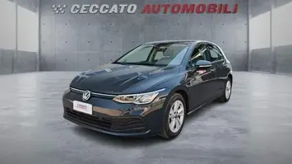 Usata VW Golf VIII Life 116 CV (85 kW) 2024 Grigio Utilitaria