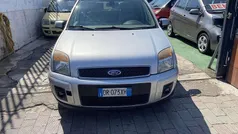Usata 2005 Ford Fusion Collection Monovolume | 2000 € (Buon prezzo)