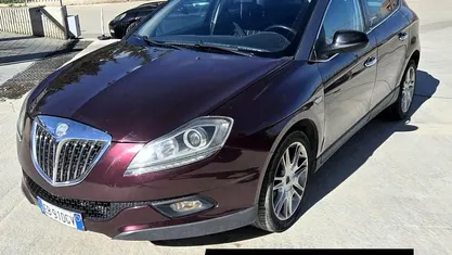 Usata Lancia Delta 120 CV (88 kW) 2010 Rosso Utilitaria