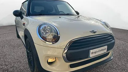Usata Mini ONE 75 CV (55 kW) 2017 Bianco Utilitaria