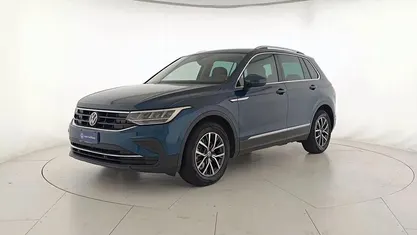 Usata VW Tiguan Life 150 CV (110 kW) 2023 Nightshade blue metallizzato SUV