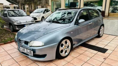 Usata Alfa Romeo 147 140 CV (102 kW) 2005 Blu Utilitaria