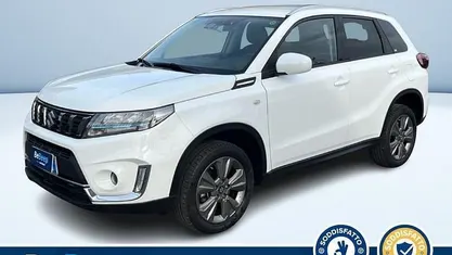 Bianco pastello Usata 2023 Suzuki Vitara Cool SUV | 23.500 € (Buon prezzo)
