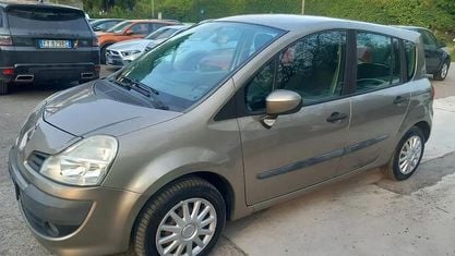 Usata Renault Modus Dynamique 101 CV (74 kW) 2008 Marrone Monovolume