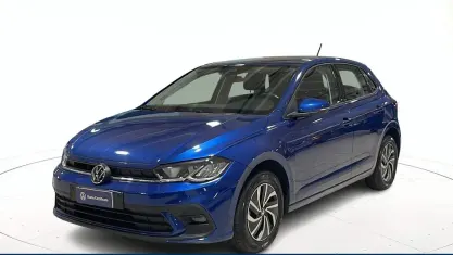 Usata VW Polo Life 95 CV (69 kW) 2024 Blu pastello Utilitaria