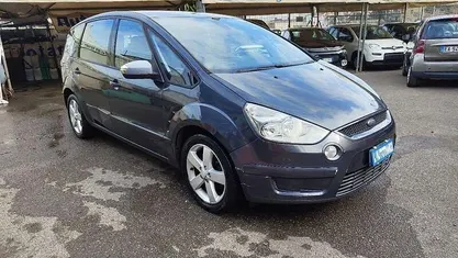 Usata Ford S-MAX Titanium 140 CV (102 kW) 2009 Monovolume