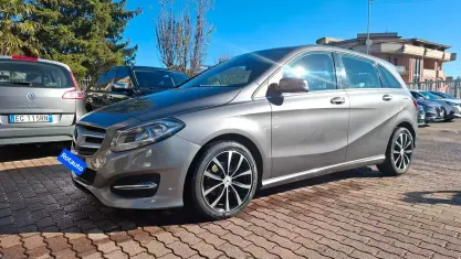 Usata Mercedes B180 Premium 110 CV (80 kW) 2015 Grigio Utilitaria