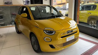 Nieuw Fiat 500 65 PK (47 kW) 2025 Geel Sedan