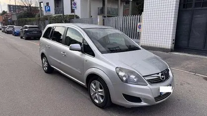 Usata Opel Zafira 110 CV (80 kW) 2011 Monovolume