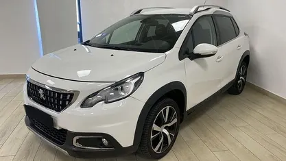 Usata Peugeot 2008 Allure 99 CV (72 kW) 2017 Bianco SUV