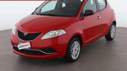 Gebraucht Lancia Ypsilon Silver 85 PS (62 kW) 2016 Rot Kleinwagen