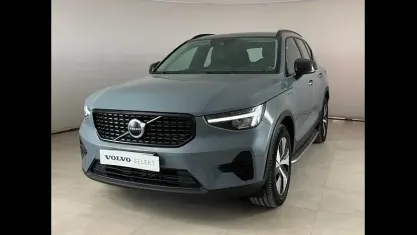 Begagnad Volvo XC40 Plus 211 HK (155 kW) 2022 Grå SUV