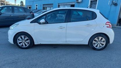 Usata Peugeot 208 82 CV (60 kW) 2013 Bianco Utilitaria
