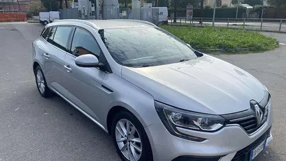 Argento Usata 2018 Renault Mégane GrandTour Business Station wagon | 9800 € (Buon prezzo)