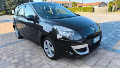 Usata Renault Scénic III Luxe 110 CV (80 kW) 2009 Nero Monovolume