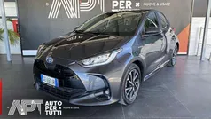 Grigio scuro Usata 2021 Toyota Yaris Hybrid Trend Tre volumi | 16.500 € (Buon prezzo)