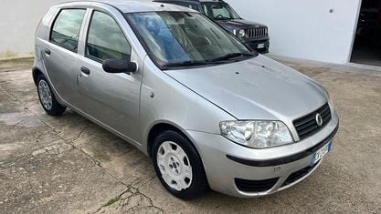 Usata Fiat Punto Active 70 CV (51 kW) 2005 Grigio Berlina