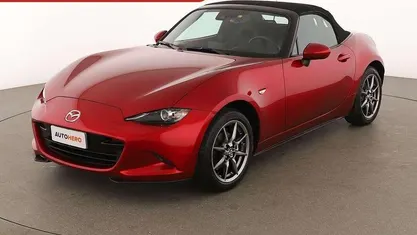 Usata Mazda MX5 Exclusive-Line 132 CV (97 kW) 2023 Rosso Cabrio