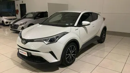Usata 2017 Toyota C-HR Lounge SUV | 16.099 € (Buon prezzo)