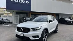 Bianca tetto nero Usata 2019 Volvo XC40 R-Design SUV | 25.900 € (Buon prezzo)