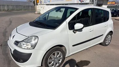 Usata Renault Modus 111 CV (81 kW) 2011 Bianco Monovolume
