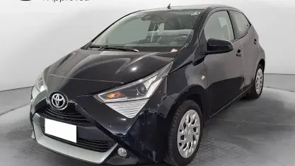 Usata Toyota Aygo X-play 72 CV (52 kW) 2021 Nero Utilitaria