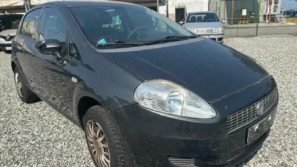 Usata Fiat Grande Punto Dynamic 77 CV (56 kW) 2010 Nero Utilitaria