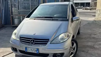 Usata Mercedes A180 Elegance 109 CV (80 kW) 2006 Grigio Berlina