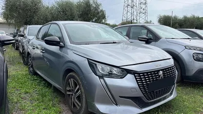 Usata Peugeot 208 Allure 101 CV (74 kW) 2023 Grigio Utilitaria