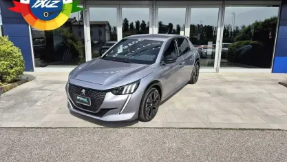 Usata Peugeot 208 GT 101 CV (74 kW) 2023 Grigio Utilitaria