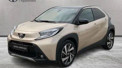 Begagnad Toyota Aygo X Lounge 72 HK (52 kW) 2024 Beige SUV